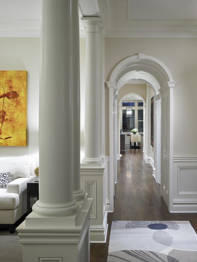Example of a classic hallway design in Chicago