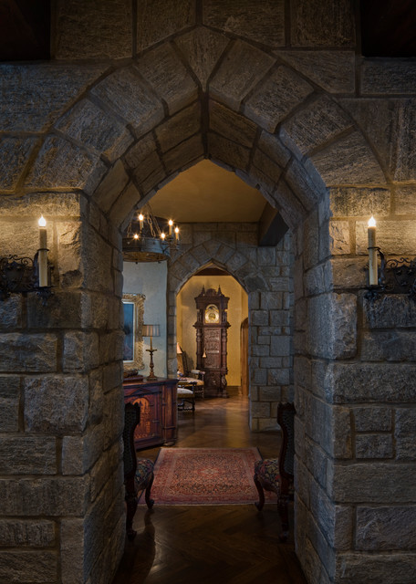 Amphibious rural petticoat Gothic Castle in the Blue Ridge Mountains - Traditional - Hallway & Landing  - Charlotte - by Dianne Davant and Associates | Houzz UK