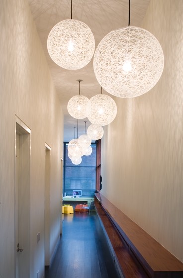 Example of a minimalist hallway design in Chicago