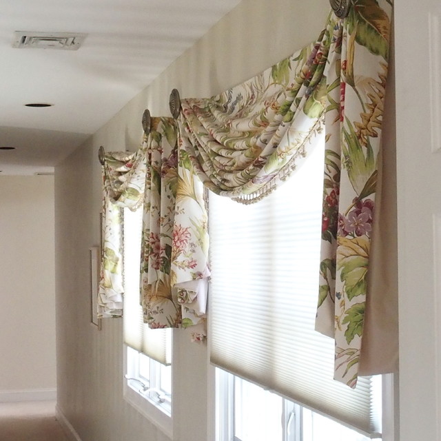 Hallway designs Traditional Hall New York by Curtain Call