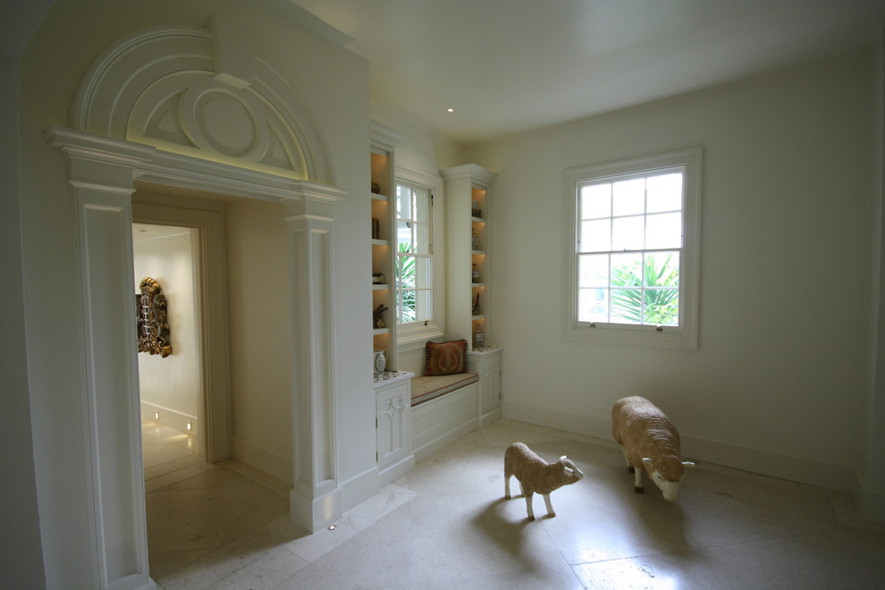 Hallway - traditional hallway idea in Oxfordshire