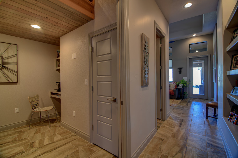 Example of a trendy hallway design