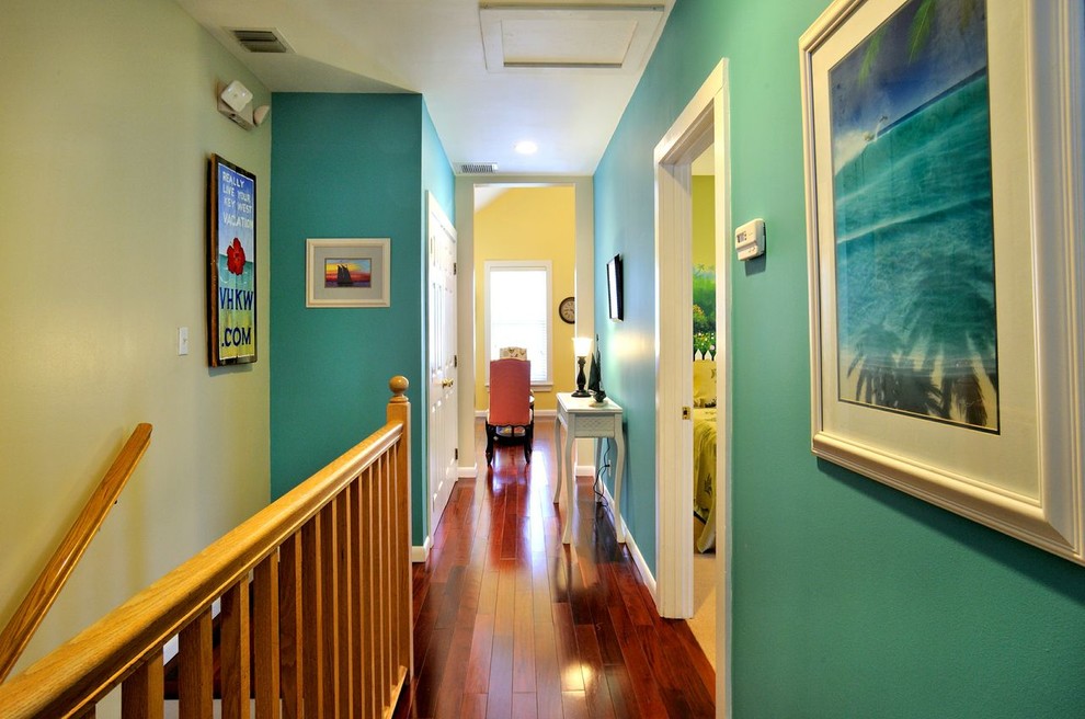 Example of an island style hallway design in Miami