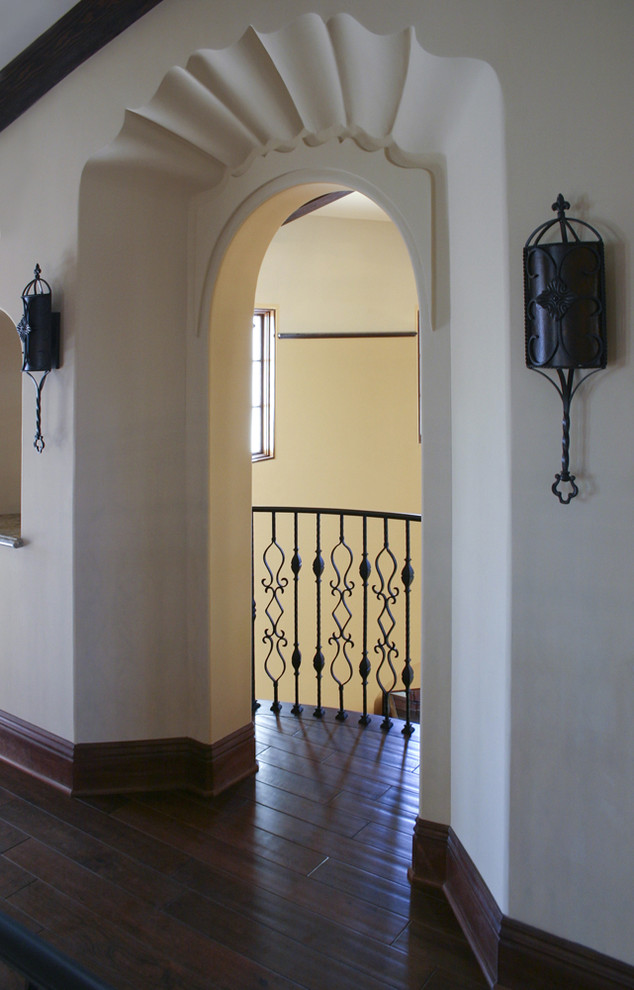 Tuscan hallway photo in Orange County