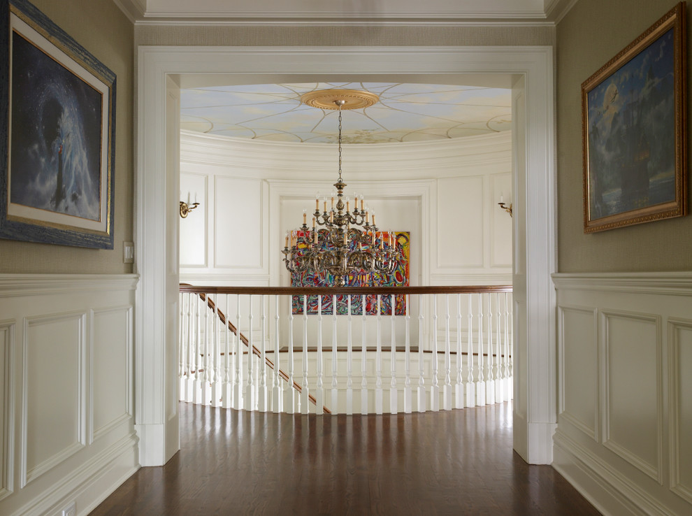 Elegant hallway photo in New York