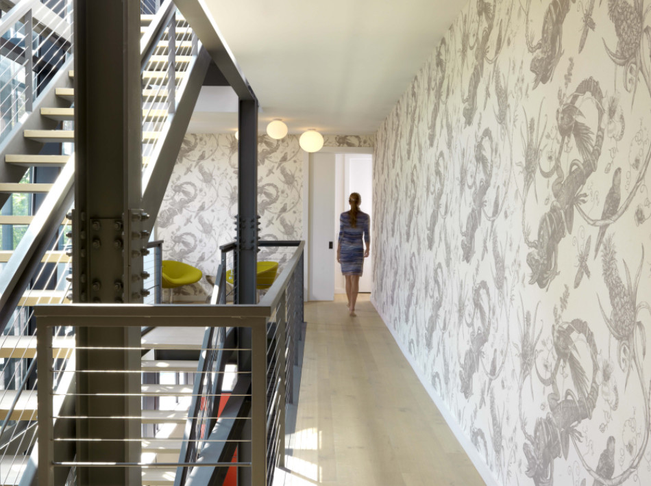 Example of a trendy hallway design in Chicago