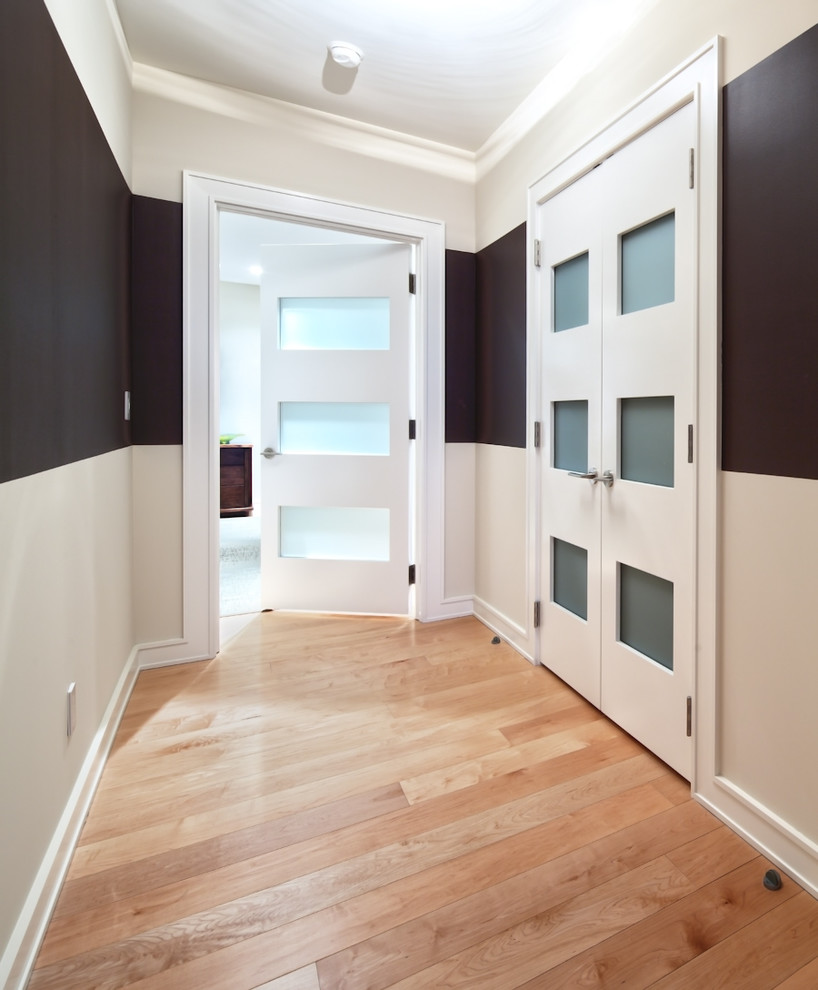 Interior Door Contemporain Couloir Cleveland par Keim Lumber