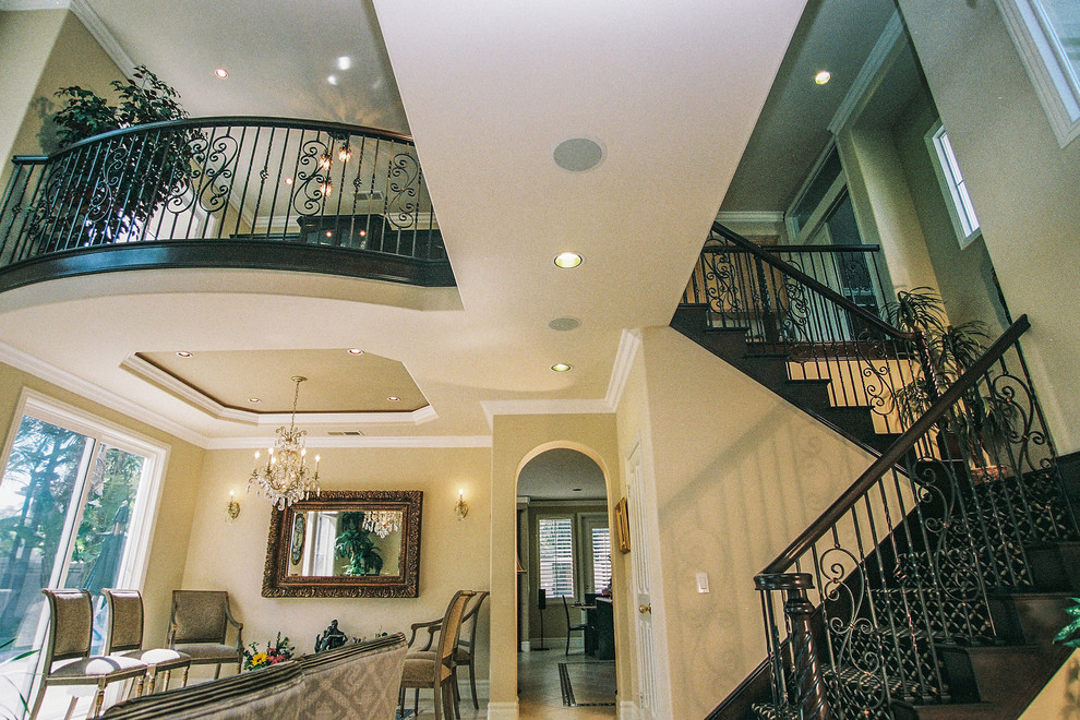 Example of a transitional hallway design in Orange County