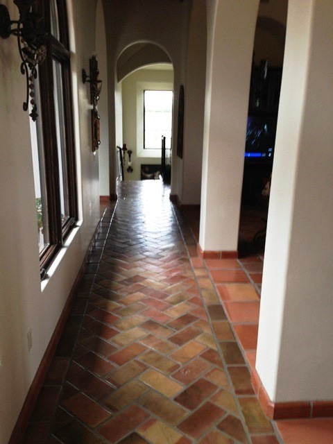 Example of a classic hallway design