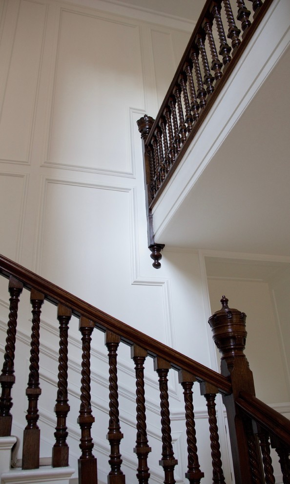 Idéer för att renovera en stor vintage trappa