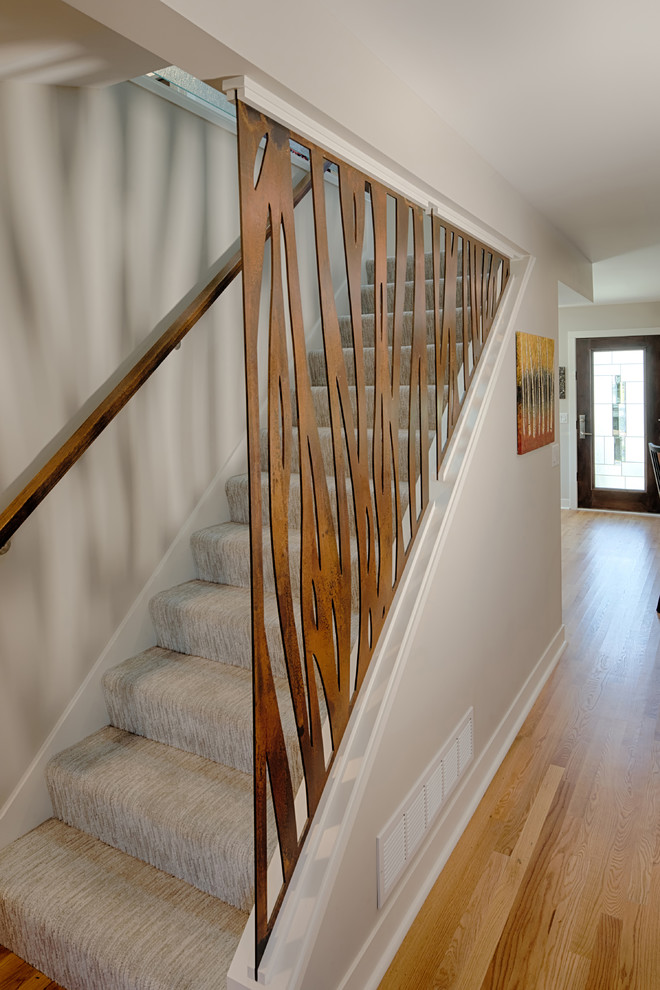 Exemple d'un escalier rétro de taille moyenne.