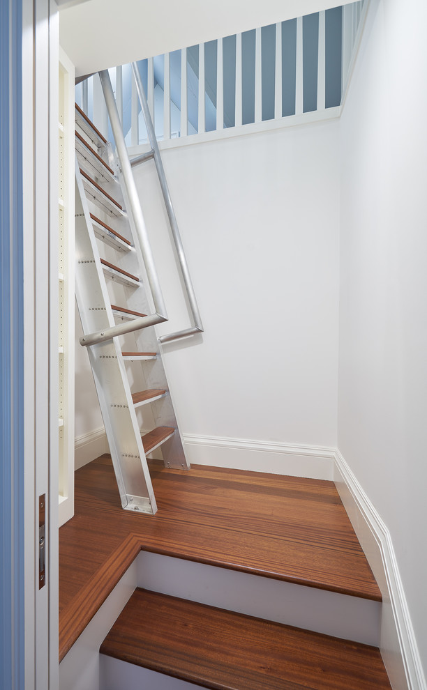 Exemple d'un petit escalier craftsman.