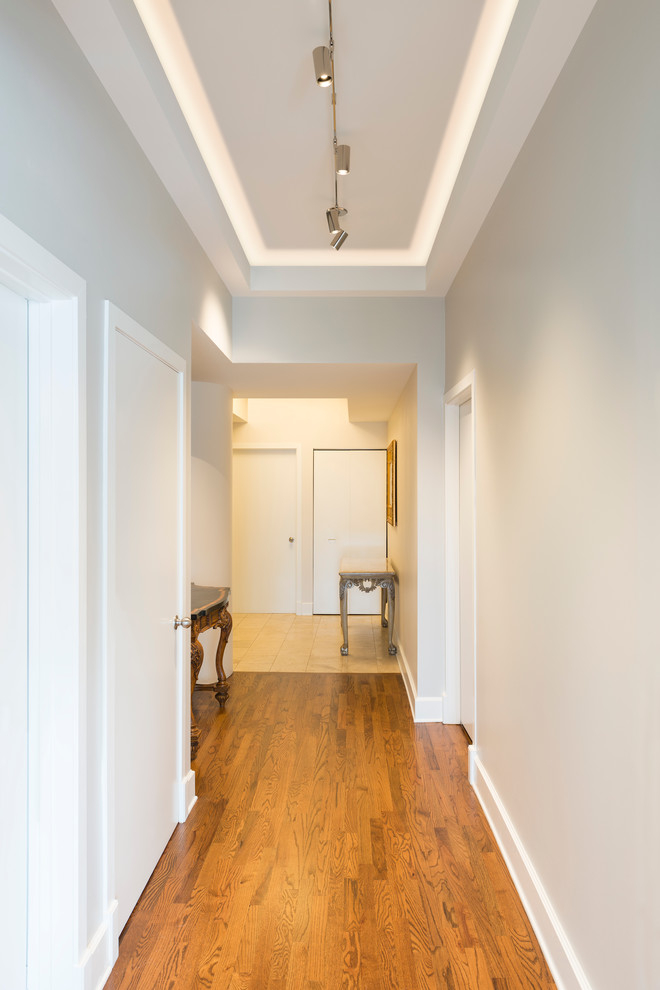 Example of a trendy hallway design in Chicago