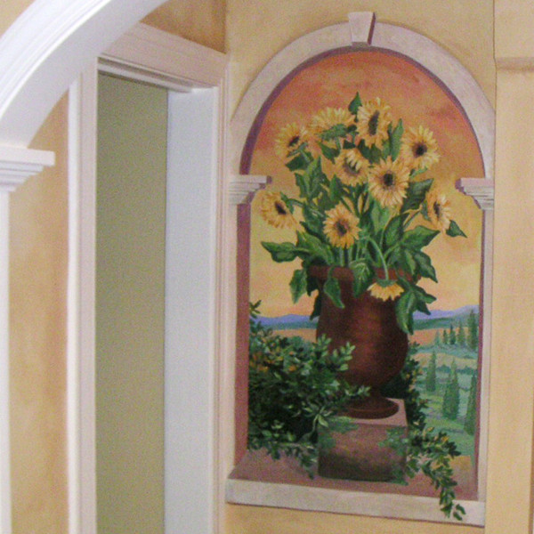 Пример оригинального дизайна: маленький коридор в классическом стиле с бежевыми стенами для на участке и в саду