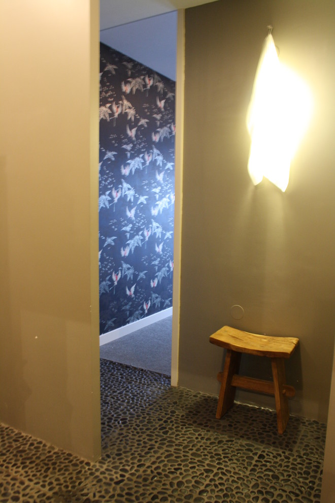 Hallway - eclectic hallway idea in Amsterdam