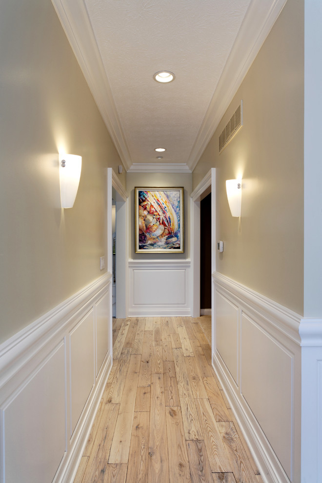 Example of a classic hallway design in Indianapolis