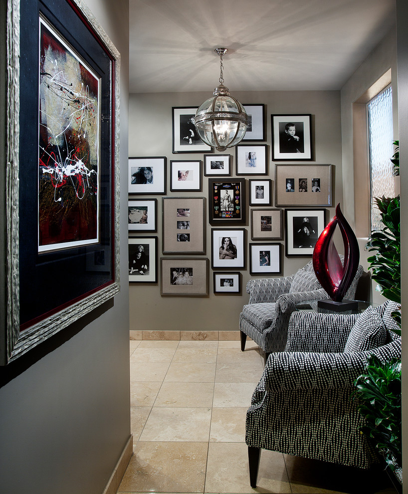 На фото: коридор среднего размера в современном стиле с серыми стенами и мраморным полом с