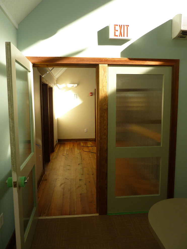 Minimalist hallway photo in Wilmington