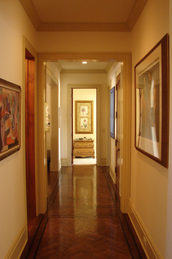 Aménagement d'un couloir classique.