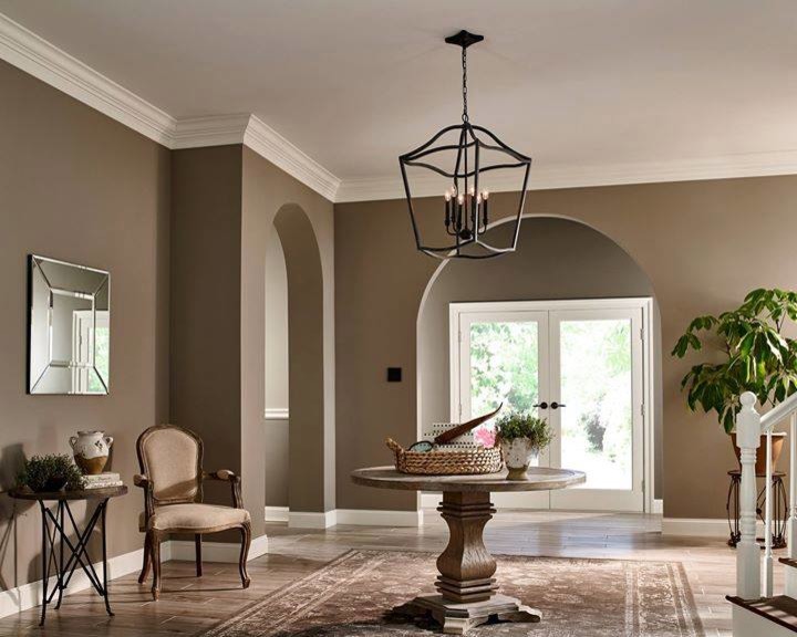 Источник вдохновения для домашнего уюта: коридор среднего размера в стиле модернизм с коричневыми стенами, полом из керамогранита и бежевым полом