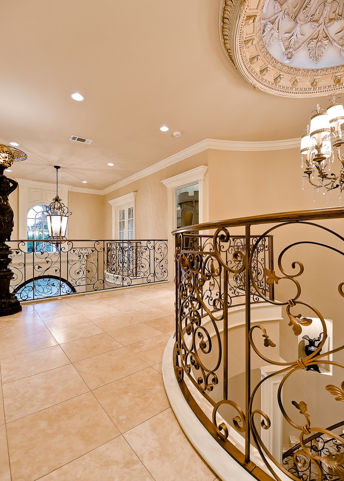 Example of a classic hallway design in Little Rock