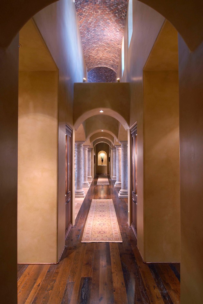 Tuscan hallway photo in Phoenix