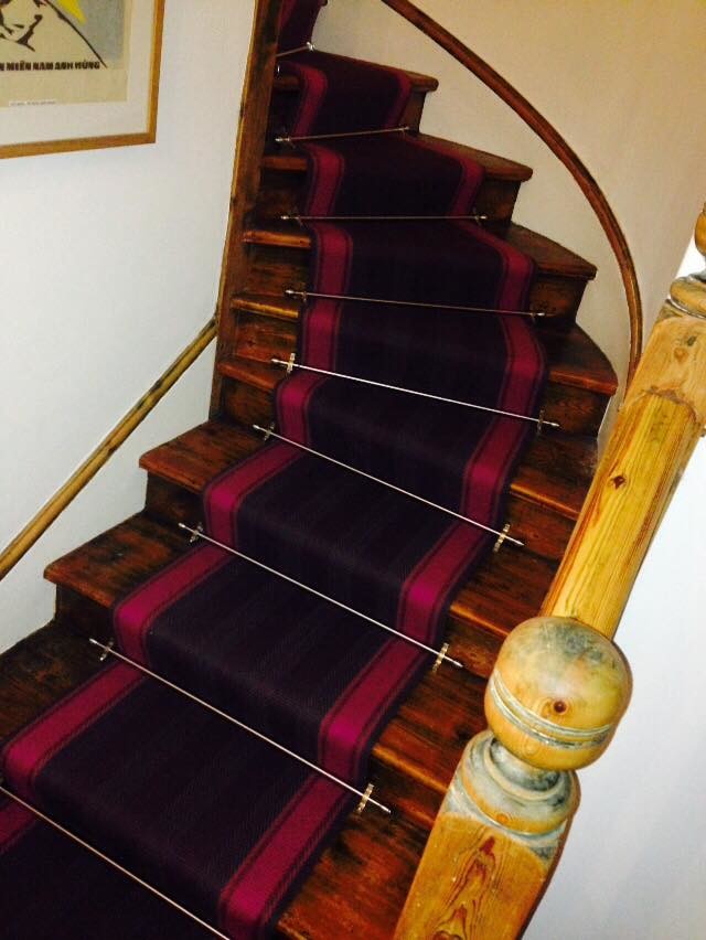 Idées déco pour un escalier romantique de taille moyenne.