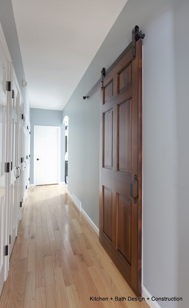 Example of a mountain style hallway design in Bridgeport