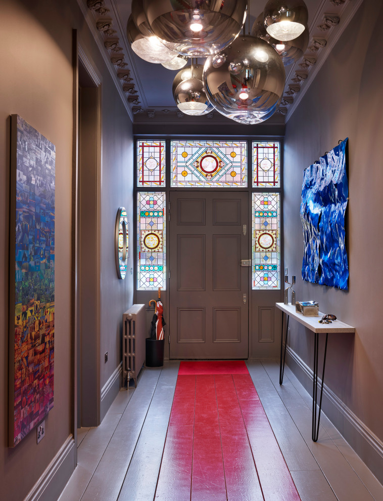 Источник вдохновения для домашнего уюта: коридор в современном стиле с серыми стенами