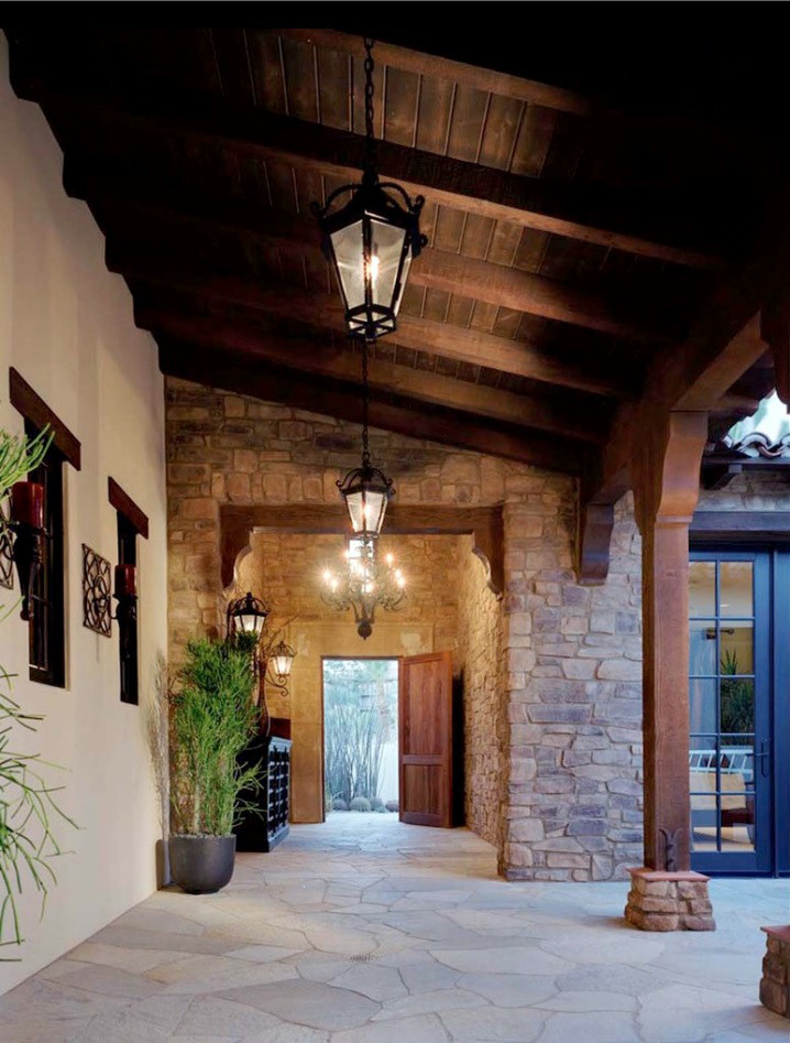 Mountain style hallway photo in Los Angeles
