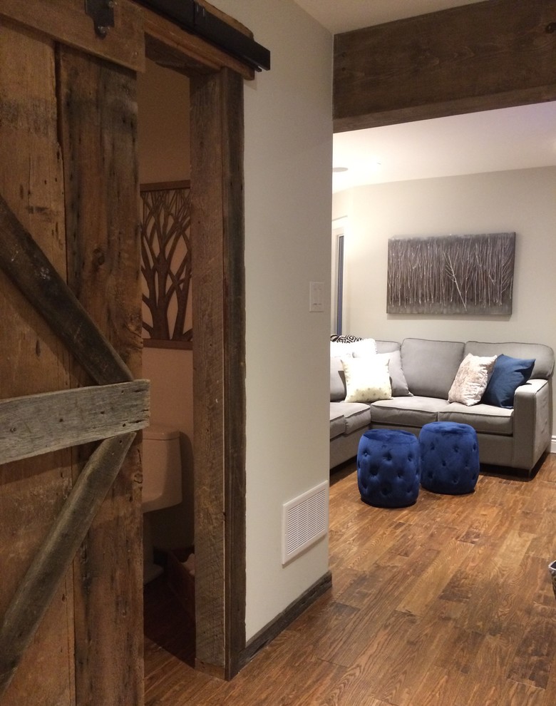 Example of a cottage hallway design in Toronto