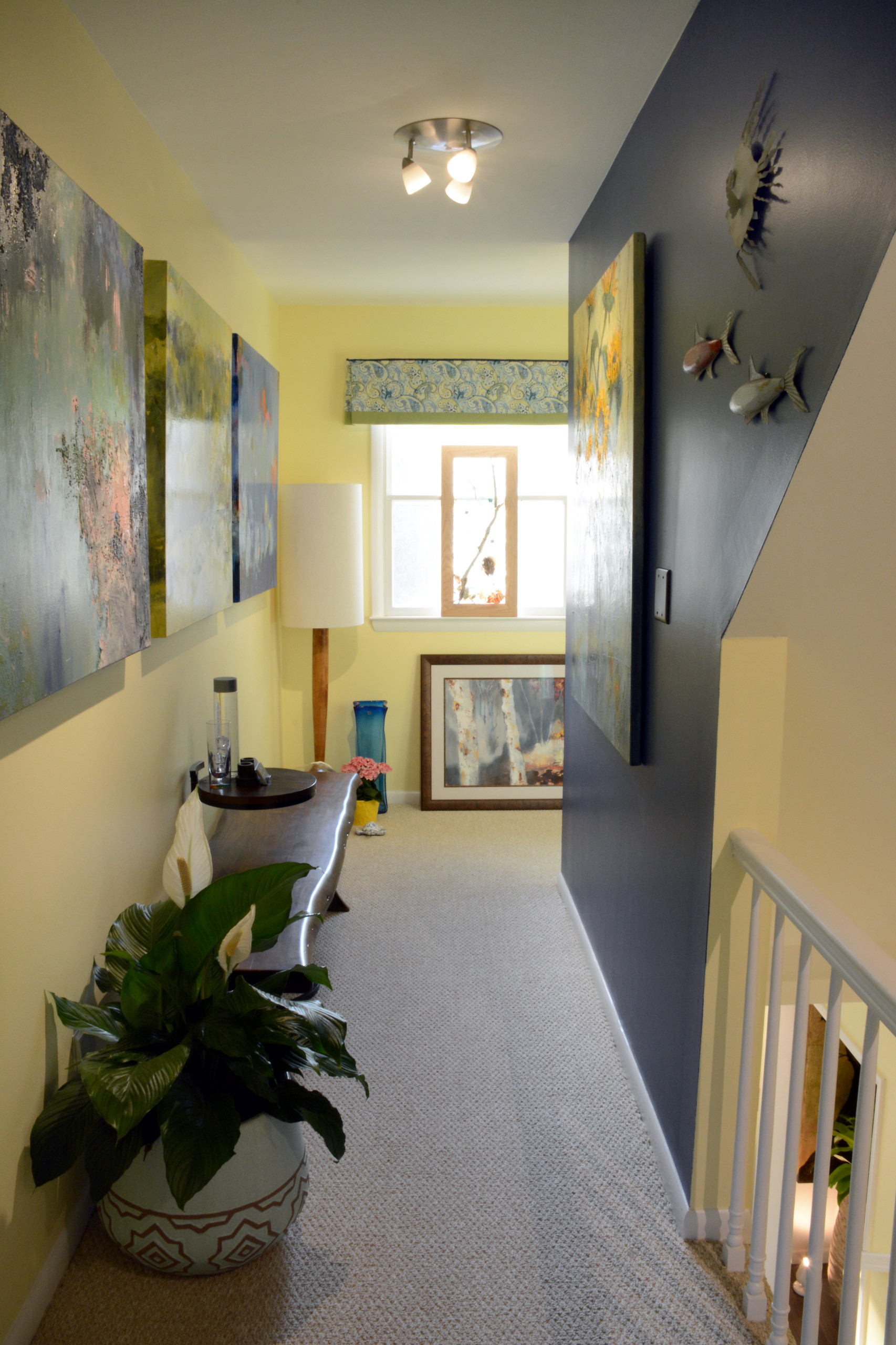 75 Beautiful Coastal Hallway with Yellow Walls Ideas and Designs - April  2023 | Houzz UK