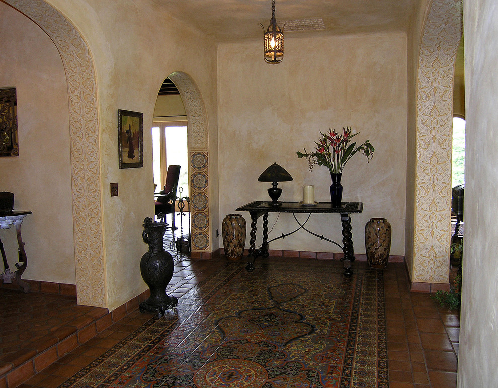 Example of a classic hallway design in Santa Barbara