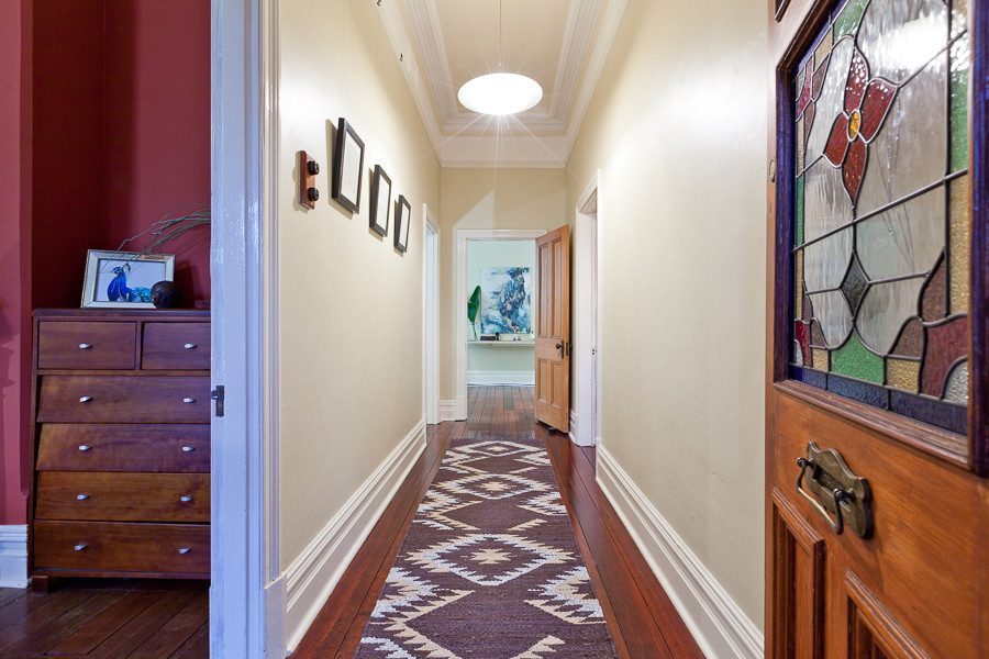 Пример оригинального дизайна: коридор в викторианском стиле