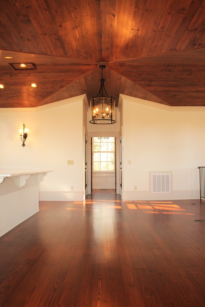 Welsh historic reproduction kitchen porch Traditional Hallway & Landing Birmingham by