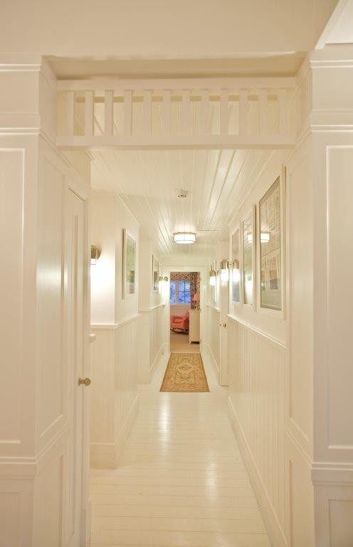 Example of a cottage hallway design in Perth