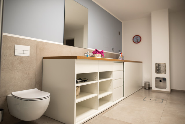 3 Bäder und Außensauna in Zweifamilienhaus - Modern