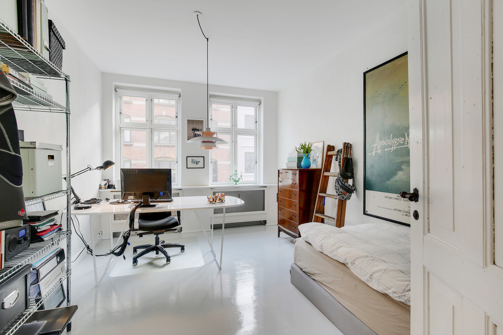 Home office - contemporary home office idea in Aalborg