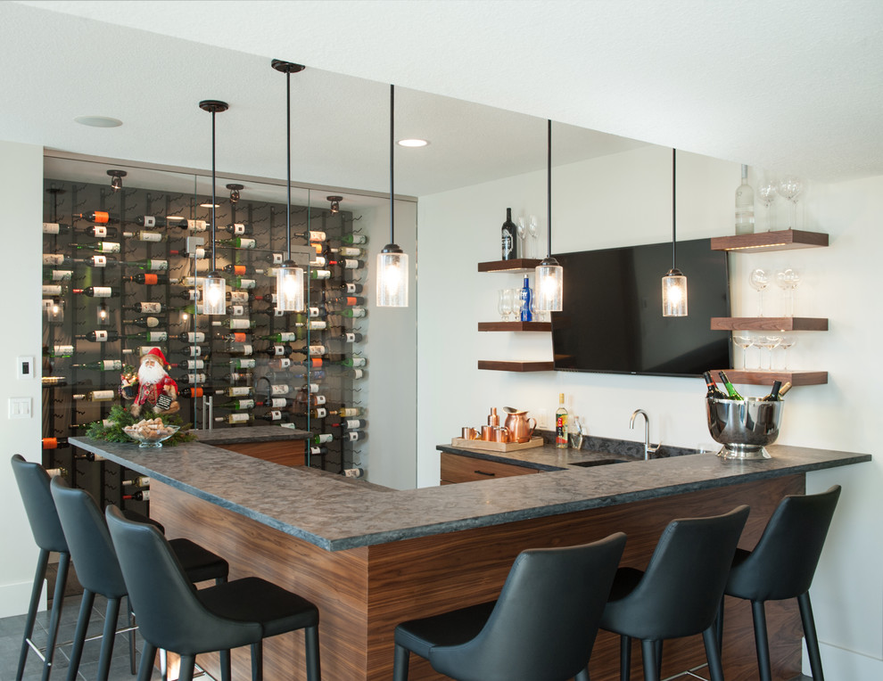 Example of a minimalist home bar design in Kansas City