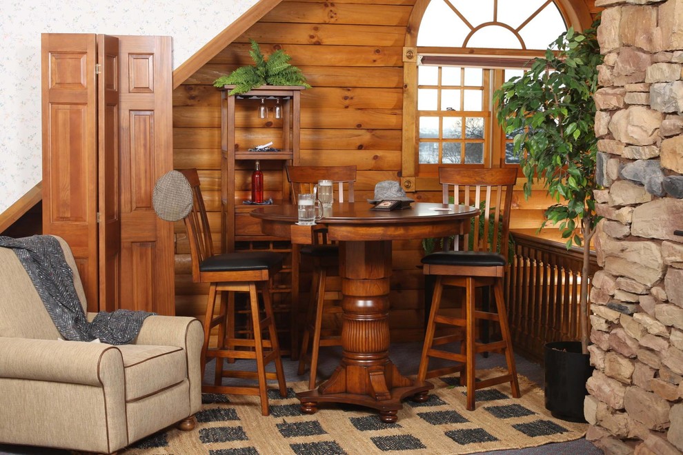 Cette photo montre un bar de salon linéaire craftsman en bois brun de taille moyenne avec un chariot mini-bar, un placard avec porte à panneau surélevé, moquette et un plan de travail en bois.