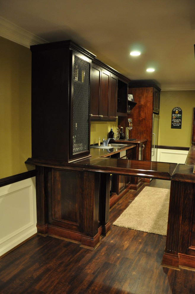 This is an example of a traditional home bar in Cincinnati.