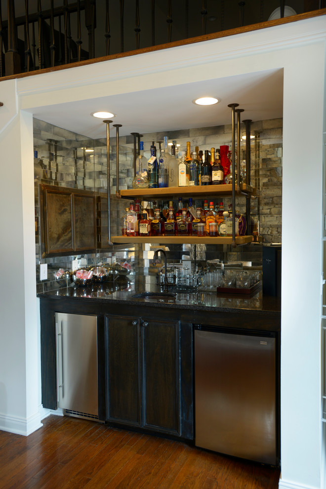 Design ideas for a traditional home bar in Nashville.