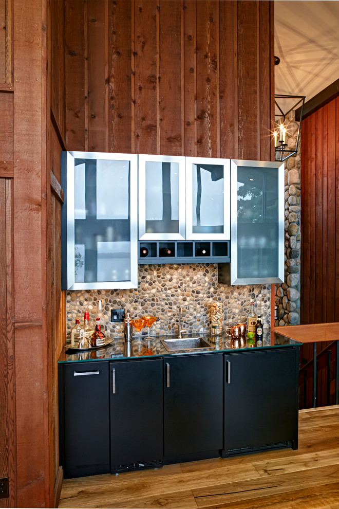 Design ideas for a small contemporary home bar in Grand Rapids.