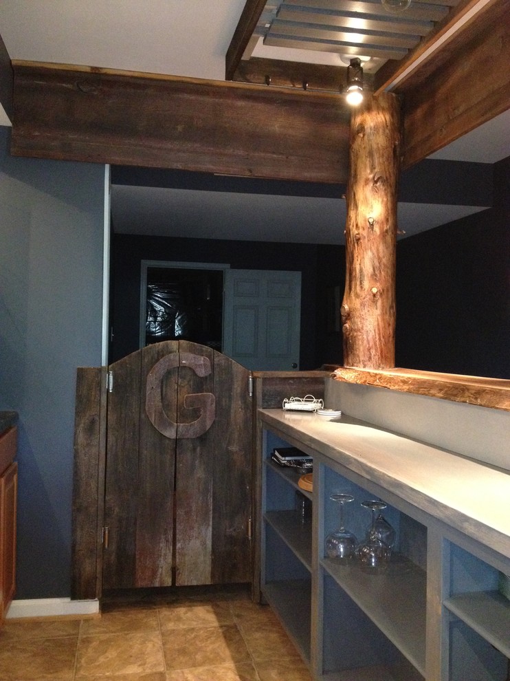 Diseño de bar en casa con fregadero de galera rústico con encimera de madera