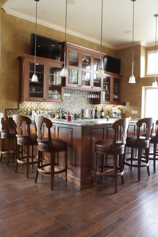 Inspiration for a timeless home bar remodel in San Francisco