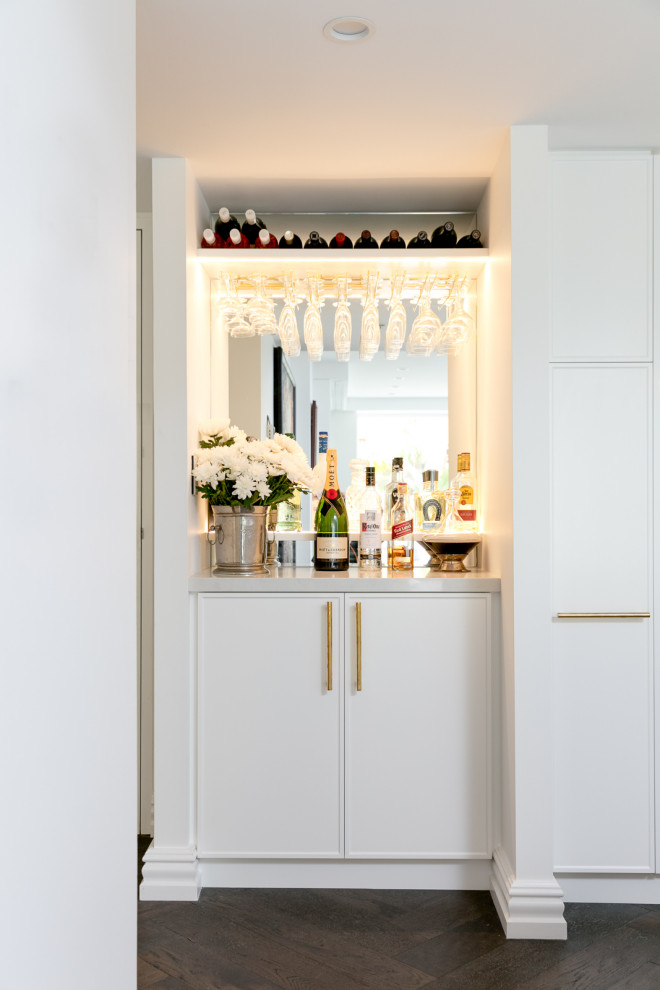 Contemporary home bar in Sydney.