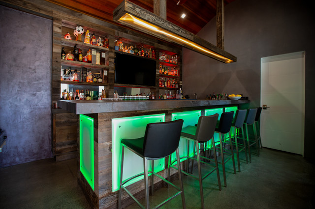 Full Outdoor Enclosed Bar - Industrial - Home Bar - San Francisco