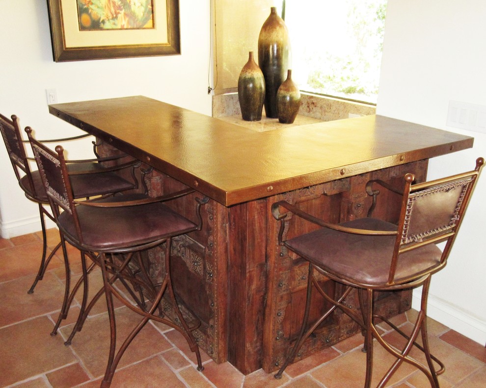 Example of a small southwest home bar design in Los Angeles