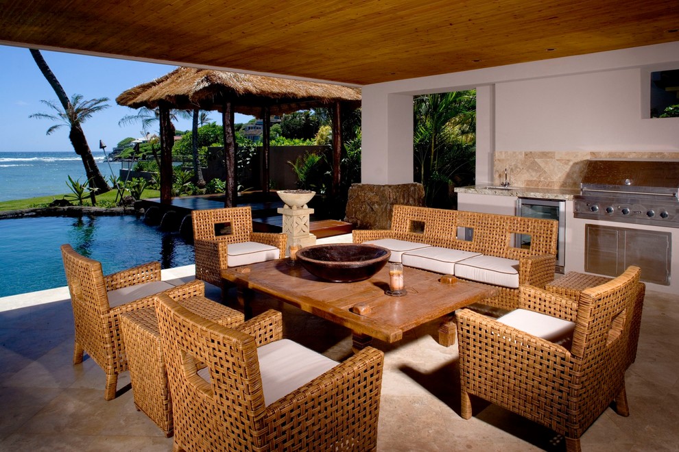 Inspiration for a mid-sized tropical patio remodel in Hawaii