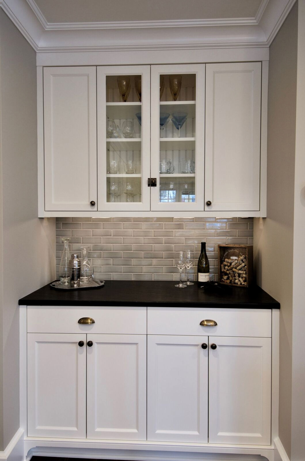 Black Kitchen Cabinets Ideas – Granite & Quartz countertops